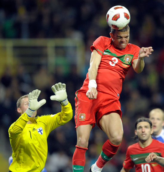 葡萄牙队鏖战韩国队，波尔统治全场